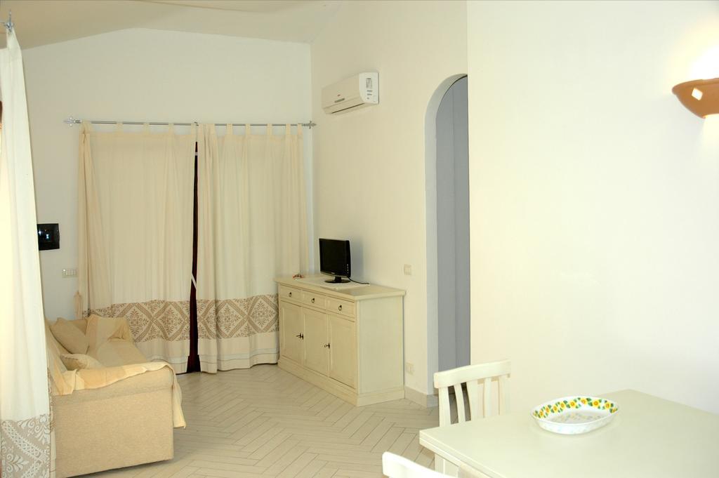 Holiday Homes Stella Marina San Teodoro  Cameră foto