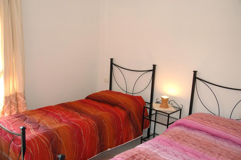 Holiday Homes Stella Marina San Teodoro  Cameră foto